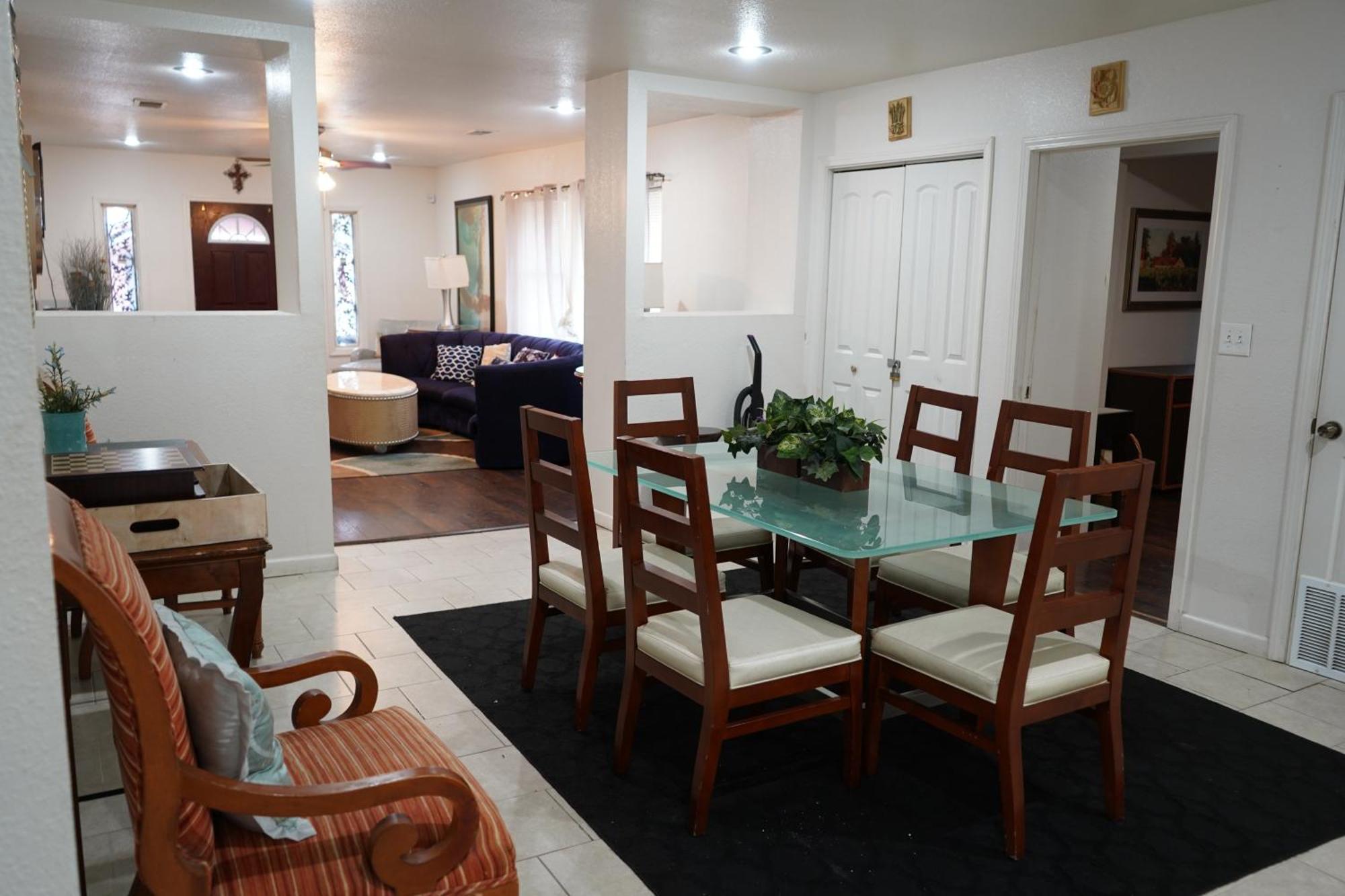 Large 4brhome Near Zoo, Downtown, Beale Street *